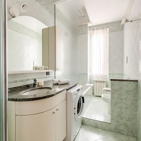 Spacious With Three Bedroom And Large Kitchen Milánó