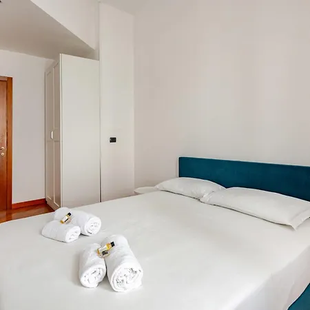 Spacious With Three Bedroom And Large Kitchen