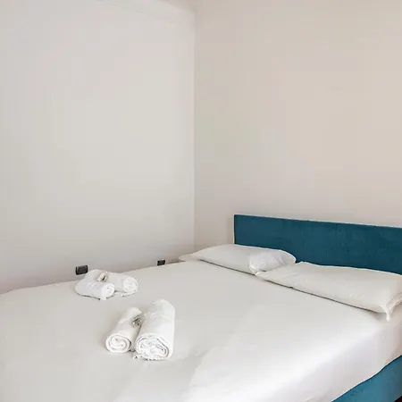 Apartment Spacious With Three Bedroom And Large Kitchen